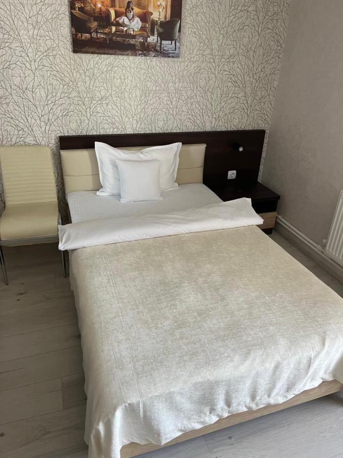 Elite Hotel Бельцы Экстерьер фото