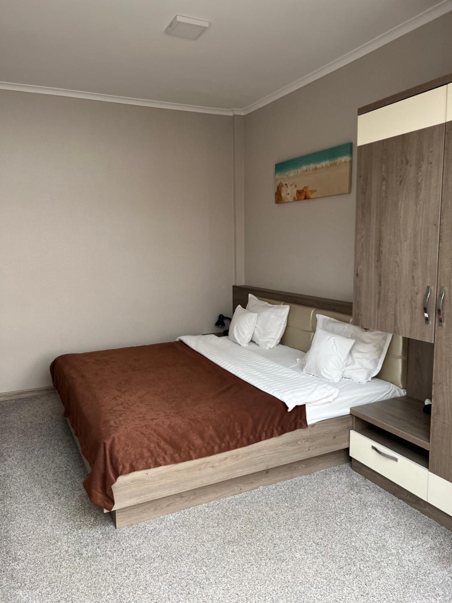 Elite Hotel Бельцы Экстерьер фото
