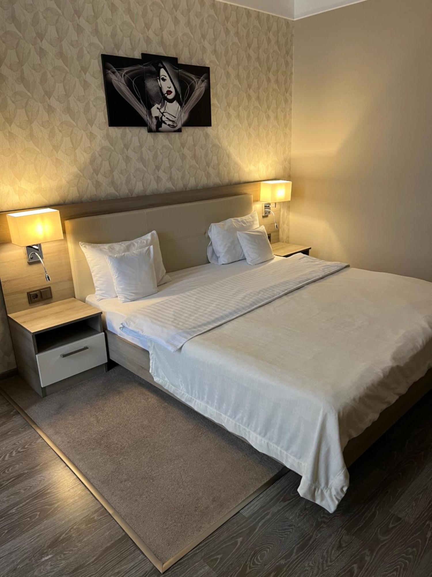 Elite Hotel Бельцы Экстерьер фото